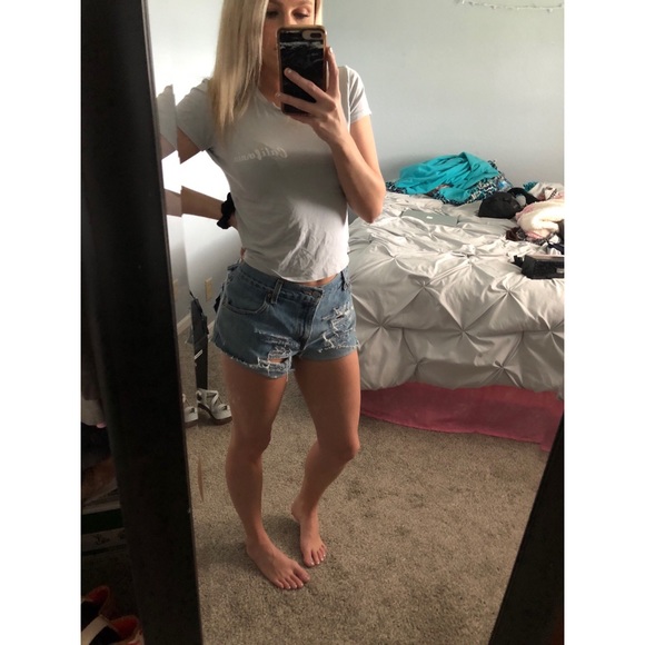 Levi Shorts - Picture 7 of 7